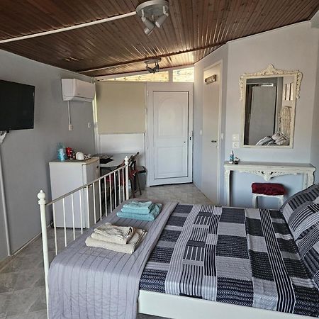 Με Θέα Το Κάστρο Apartment Nafpaktos Ngoại thất bức ảnh