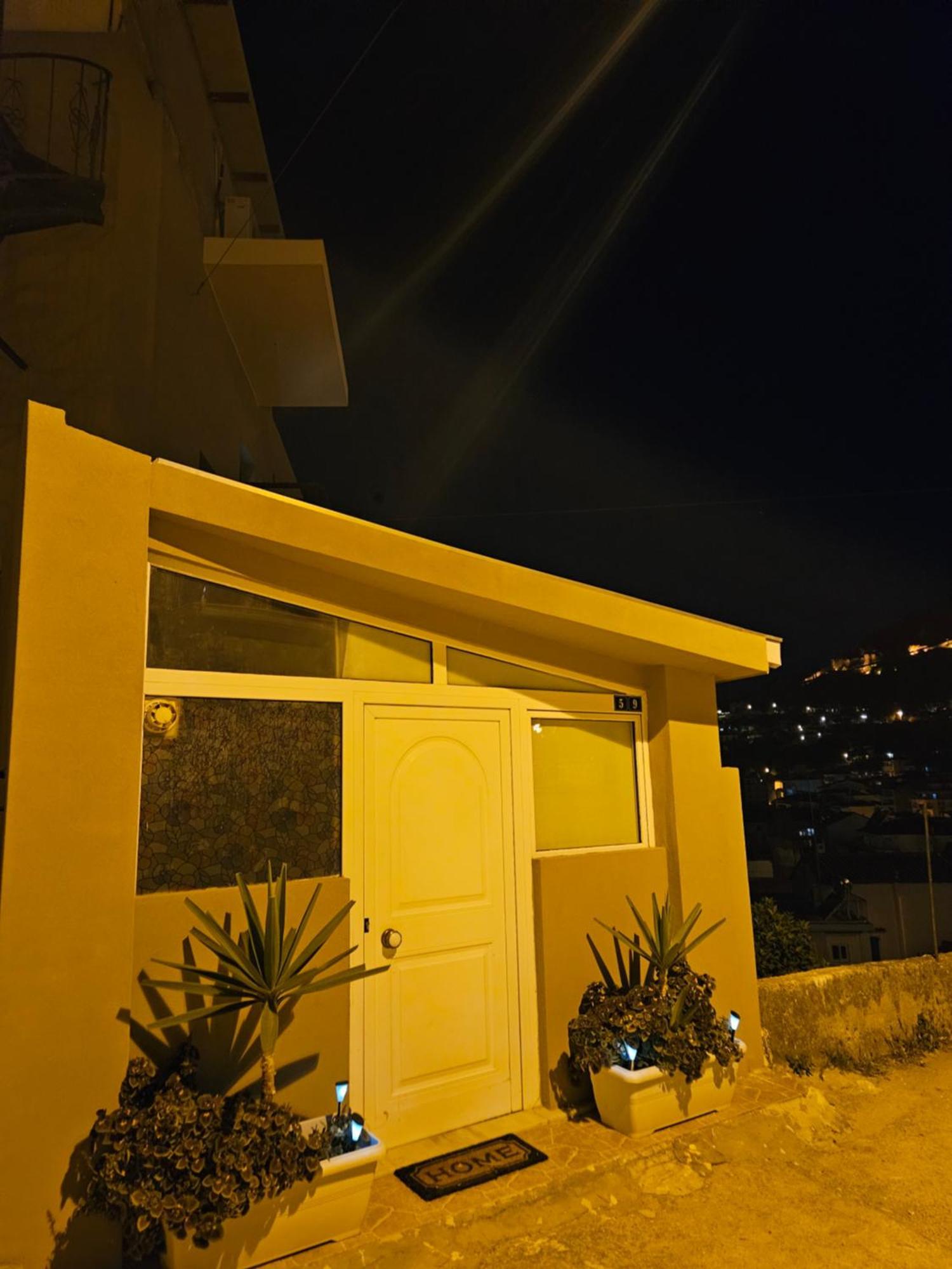 Με Θέα Το Κάστρο Apartment Nafpaktos Ngoại thất bức ảnh
